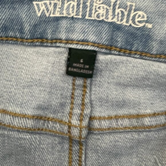 Wild Fable Distressed Mini Skirt light Wash size 6 - - Picture 2 of 3